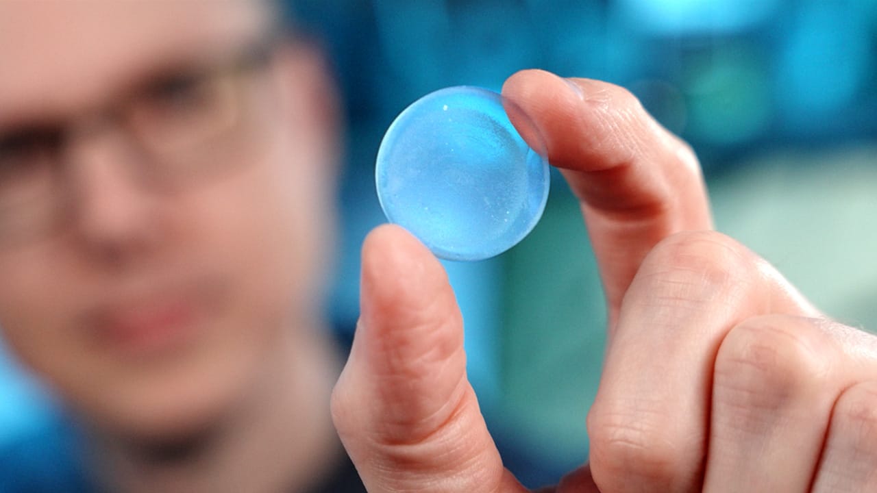 Matt Holding Aerogel