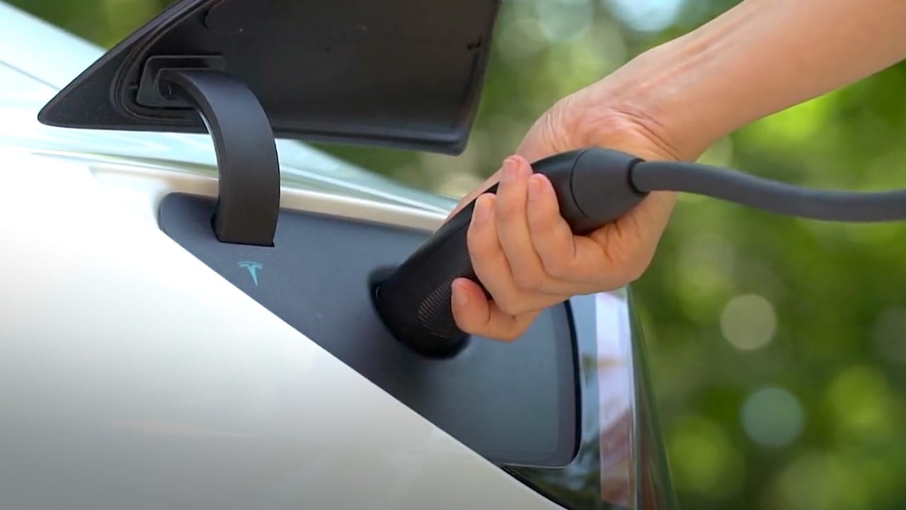 Electric Cars: Myths vs Facts
