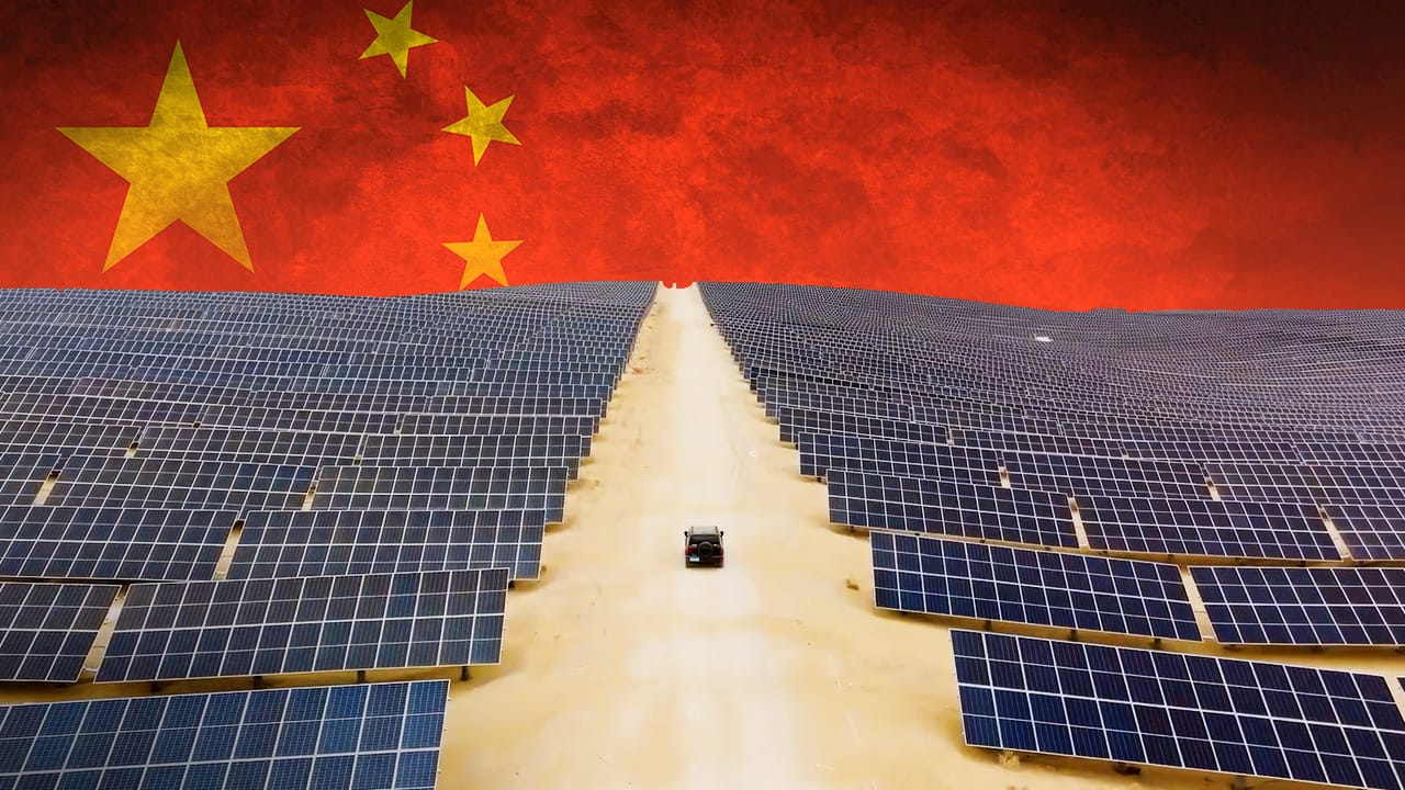 Kubuqi Desert Solar Plant with the chinese flag over it