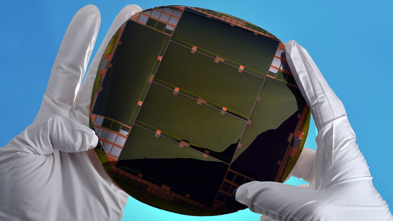 Exploring Solar Panel Efficiency Breakthroughs in 2022